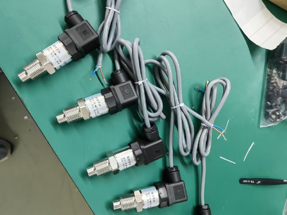 热电偶能够接受的最大压力是几多？？在高压情形下是否会影响丈量准确性？？