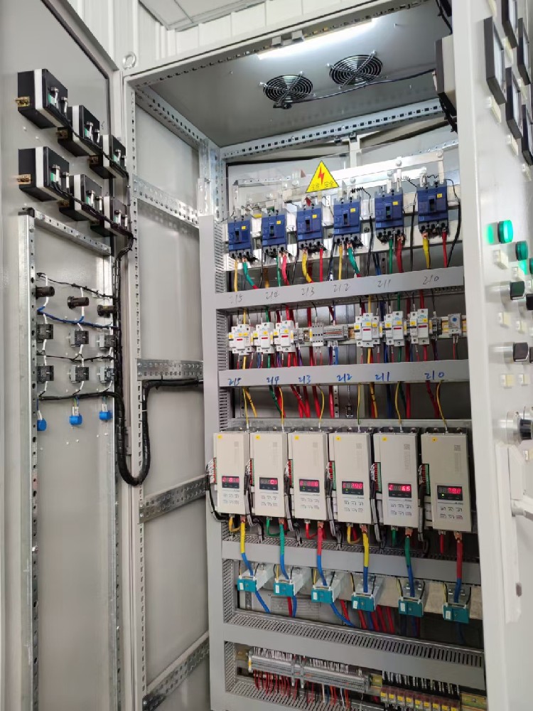 电力调解器的线性度怎样？？在调理历程中，，输出与输入是否坚持优异的线性关系？？