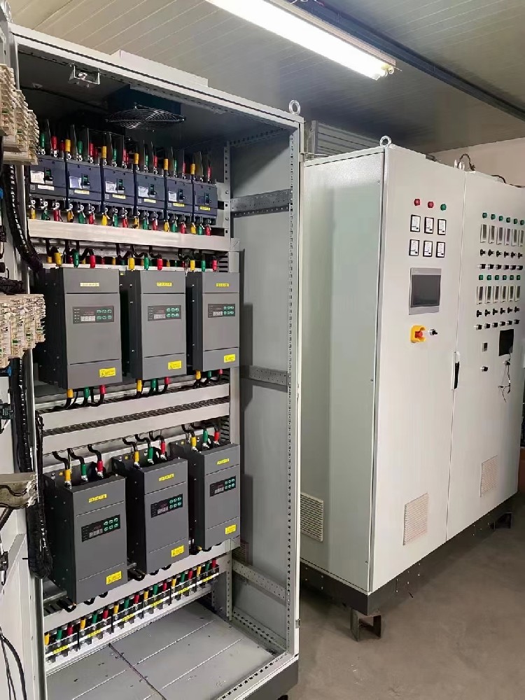 当需要对电力调解器举行参数修改时，，怎样操作能阻止对正在运行的系统造成攻击？？